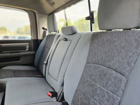 Used 2019 RAM 1500 Classic SLT w/ Luxury Group image 27