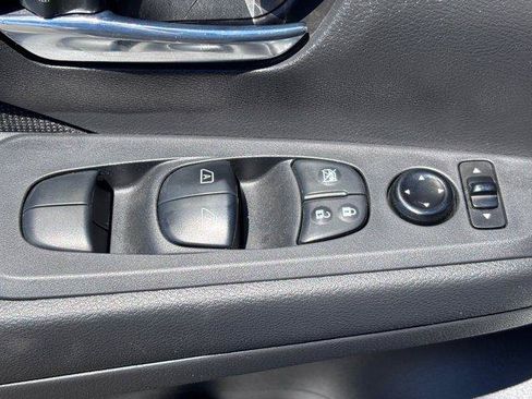 Used 2023 Nissan Kicks SV FWD image 18
