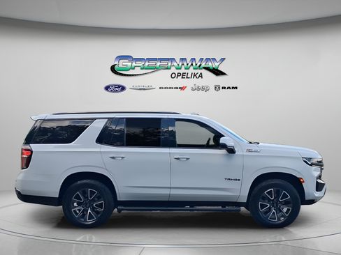 Used 2022 Chevrolet Tahoe Z71 w/ Luxury Package AWD/4WD image 8