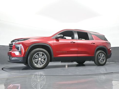 Used 2024 Chevrolet Traverse LT image 59