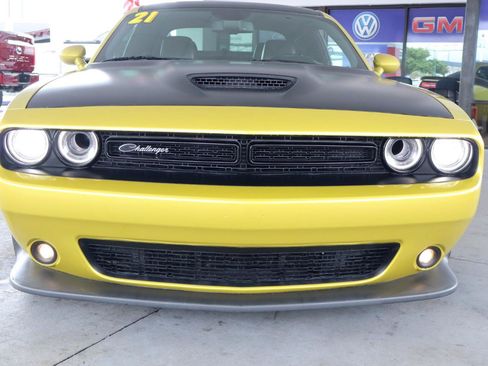 Used 2021 Dodge Challenger R/T Scat Pack w/ T/A Package RWD image 11