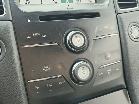 Used 2019 Ford Taurus SEL AWD/4WD image 20