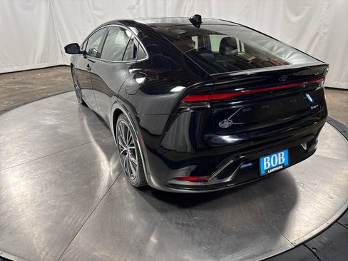 Used 2024 Toyota Prius XLE image 7