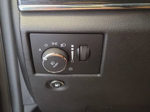 Used 2019 Jeep Grand Cherokee Trailhawk AWD/4WD image 31