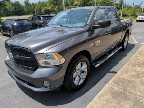 Used 2014 RAM 1500 Express RWD image 2