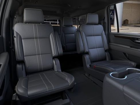 New 2026 Chevrolet Suburban High Country AWD/4WD image 17