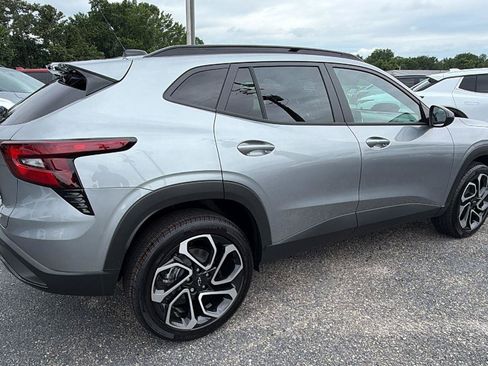 New 2026 Chevrolet Trax RS w/ Driver Confidence Package FWD image 8