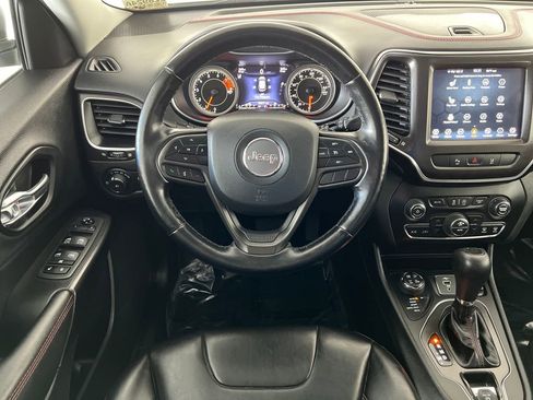Used 2021 Jeep Cherokee Trailhawk image 15