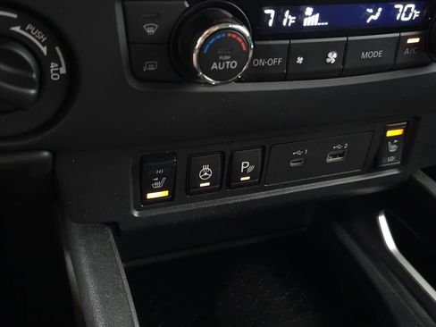 Used 2023 Nissan Frontier SV w/ SV Convenience Package AWD/4WD image 29