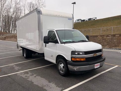 New 2026 Chevrolet Express 4500 w/ Power Convenience Package image 2