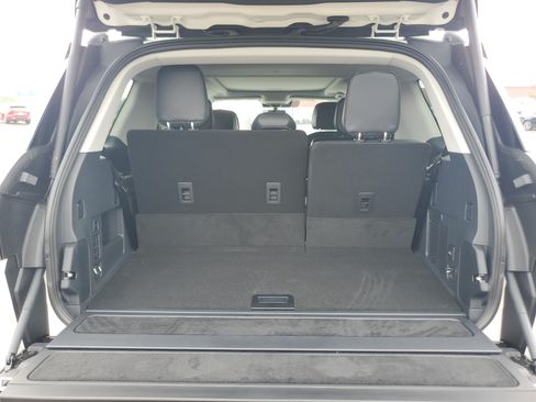 New 2027 Lincoln Navigator Reserve AWD/4WD image 32