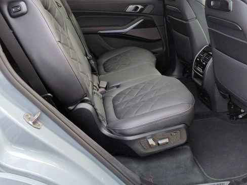 Used 2026 BMW X7 xDrive40i w/ M Sport Package AWD/4WD image 22