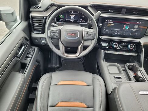 Used 2025 GMC Sierra 2500 AT4 image 19