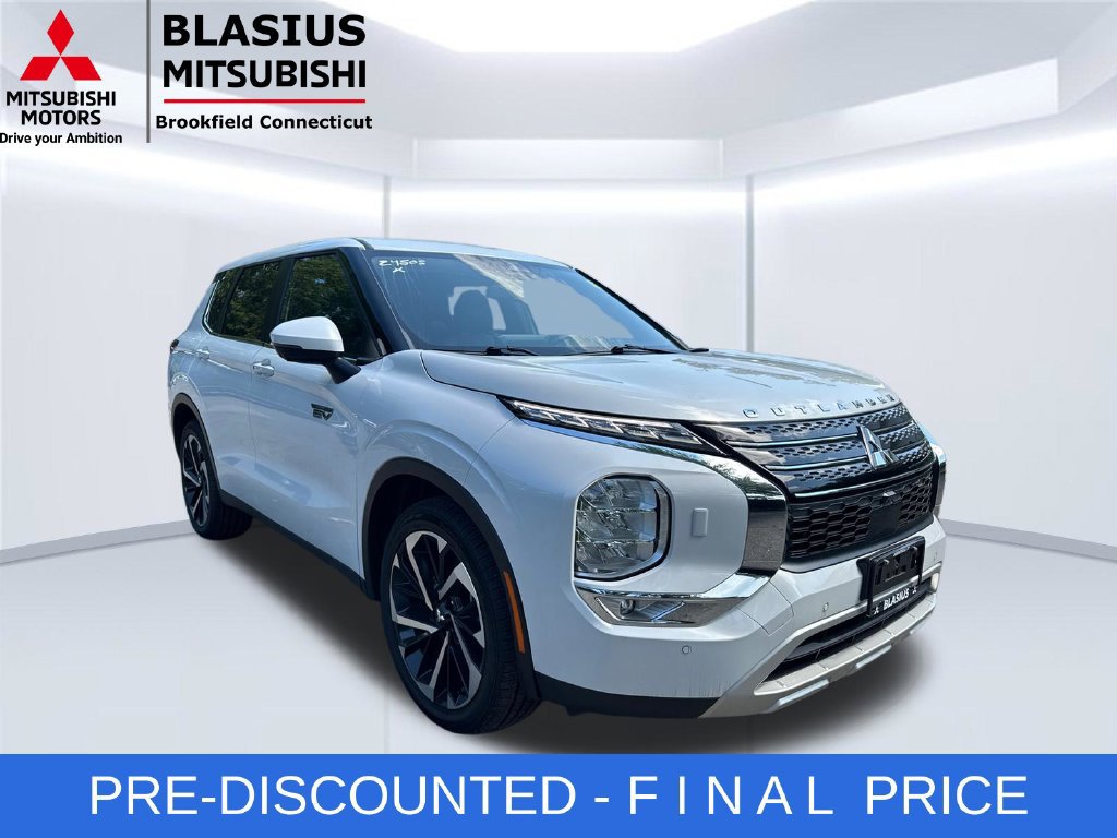 Used 2024 Mitsubishi Outlander 4WD Plug-In Hybrid image 4