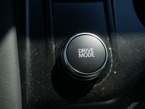 Used 2026 Ford Explorer Active AWD/4WD image 33