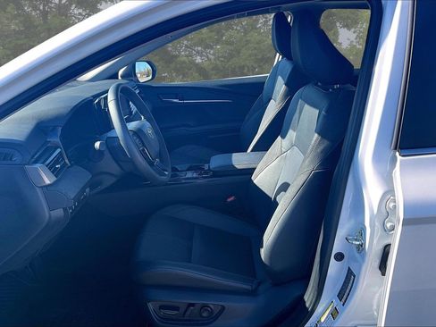 Used 2025 Toyota Camry XLE image 22