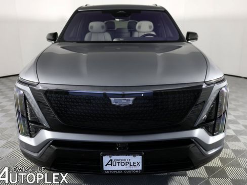 Used 2026 Cadillac Vistiq Sport image 2