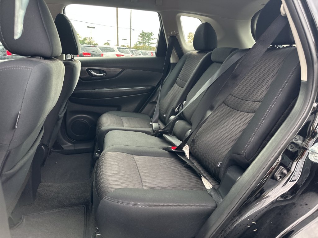 Used 2018 Nissan Rogue S AWD/4WD image 15