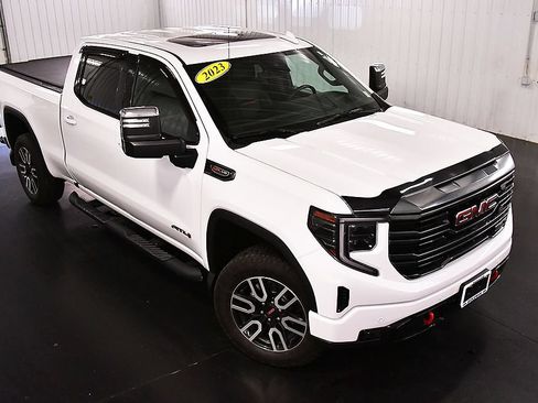 Used 2023 GMC Sierra 1500 AT4 w/ Technology Package AWD/4WD image 16