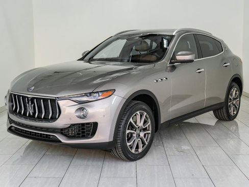 Used 2017 Maserati Levante S image 4