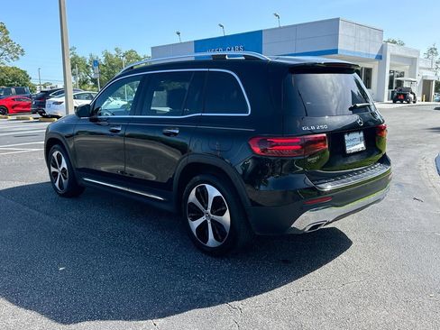 Used 2025 Mercedes-Benz GLB 250 4MATIC image 8
