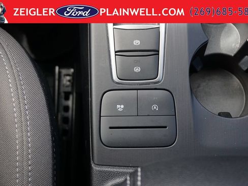 Used 2022 Ford Escape SE w/ Cold Weather Package AWD/4WD image 20
