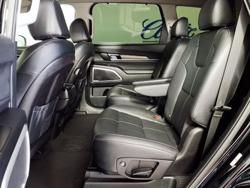 Used 2022 Kia Telluride EX w/ EX Premium Package FWD image 8