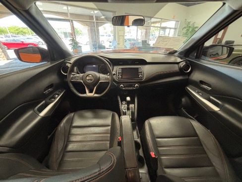 Used 2018 Nissan Kicks SR w/ Premium Package FWD image 9