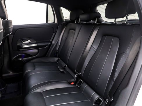 Certified 2021 Mercedes-Benz GLA 250 4MATIC image 9