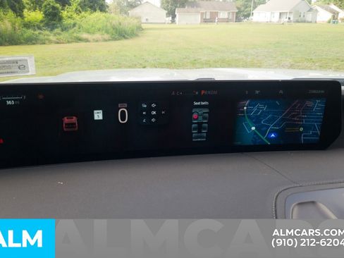 Used 2025 Ford Expedition Platinum AWD/4WD image 16