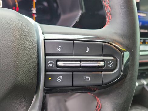 Used 2023 Chevrolet Colorado Z71 w/ Z71 Convenience Package 2 image 25