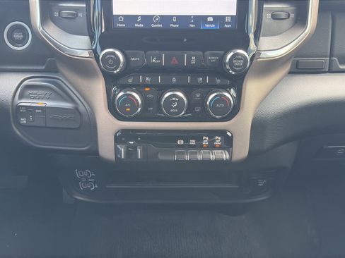 Used 2024 RAM 2500 Laramie w/ Safety Group AWD/4WD image 19