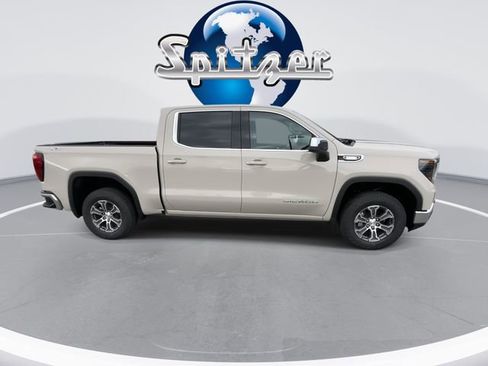 New 2026 GMC Sierra 1500 SLE image 9