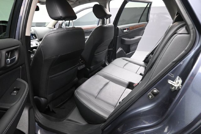 Used 2016 Subaru Outback 2.5i Limited AWD/4WD image 18