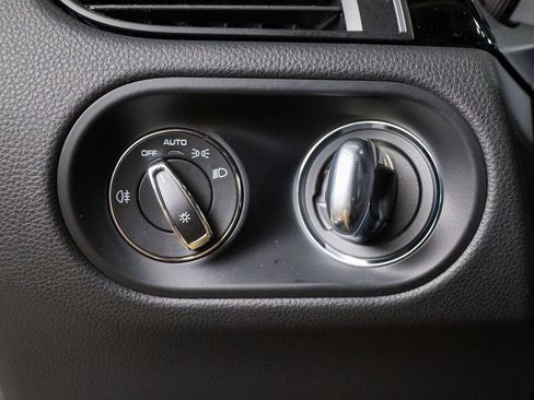 Certified 2026 Porsche Macan image 23