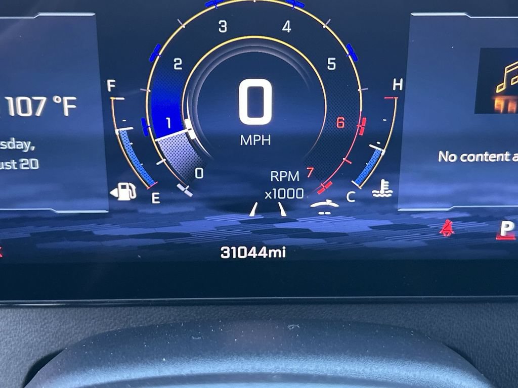 Used 2025 Chevrolet Traverse LT FWD image 12