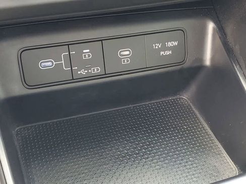 Used 2025 Hyundai Tucson SE image 29