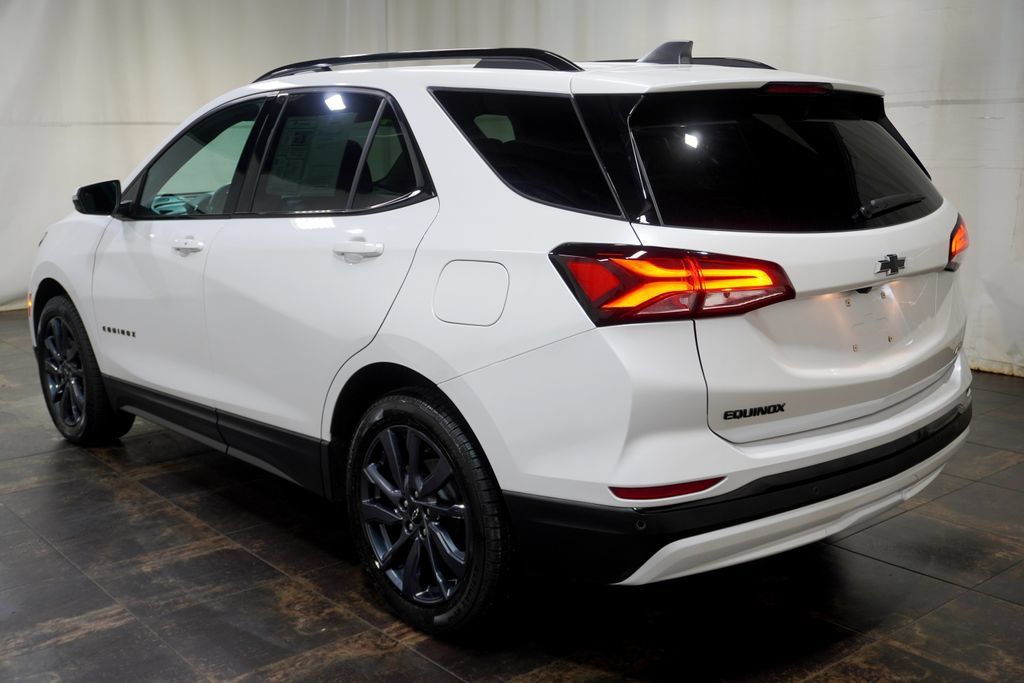 Used 2024 Chevrolet Equinox RS FWD image 8