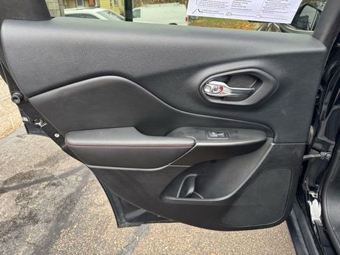 Used 2019 Jeep Cherokee Trailhawk w/ Cold Weather Group image 22