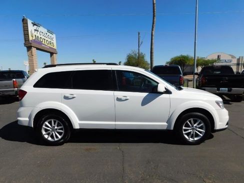 Used 2017 Dodge Journey SXT w/ Comfort/Convenience Group image 8