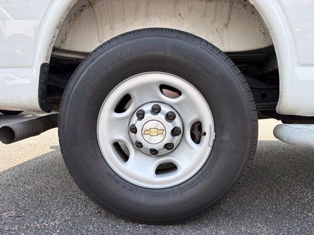 Used 2025 Chevrolet Express 2500 w/ Driver Convenience Package RWD image 19