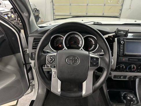 Used 2015 Toyota Tacoma 4x4 Double Cab w/ TRD Off-Road Package image 31
