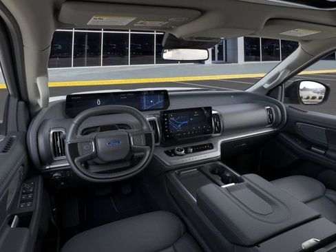 New 2025 Ford Expedition Platinum image 9