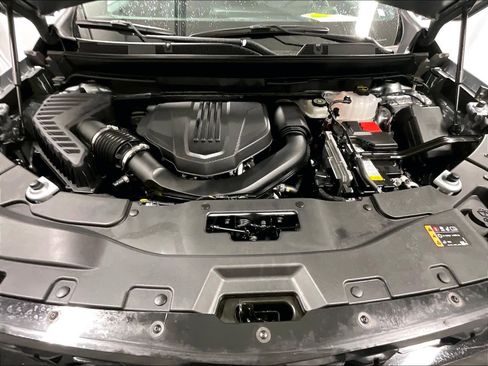 Used 2025 Chevrolet Traverse RS image 30