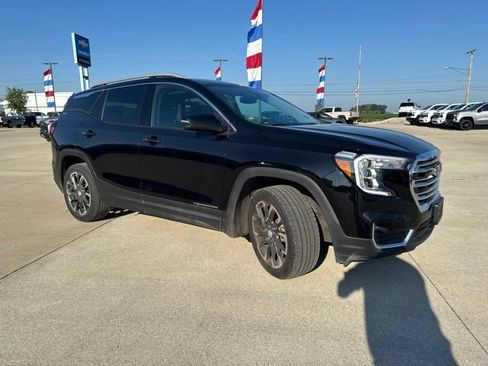 Used 2024 GMC Terrain SLT AWD/4WD image 4