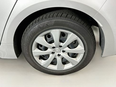 Used 2023 Toyota Corolla LE FWD image 10