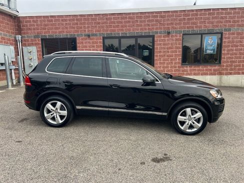 Used 2014 Volkswagen Touareg VR6 AWD/4WD image 6