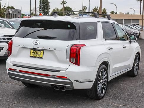Used 2023 Hyundai Palisade Calligraphy image 4