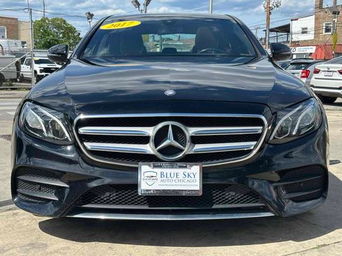 Used 2017 Mercedes-Benz E 300 4MATIC image 2