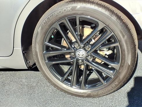 Used 2025 Toyota Camry SE w/ Multimedia Upgrade Package image 11